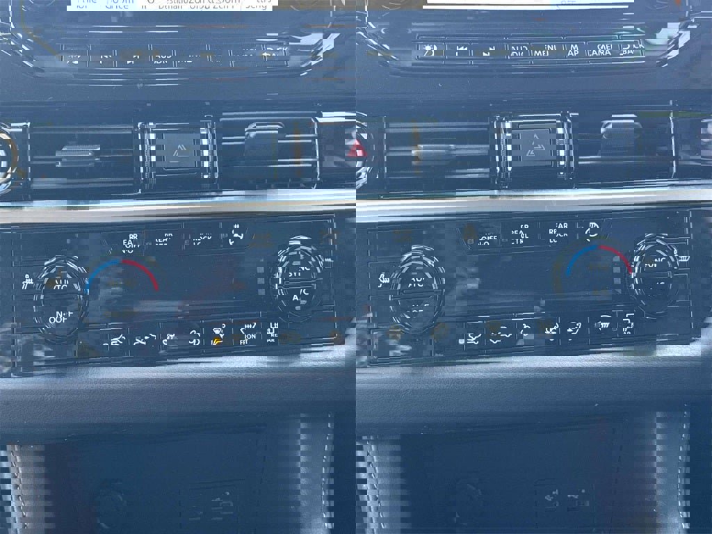 Used 2022 Nissan Pathfinder SL w/ Cargo Package image 28