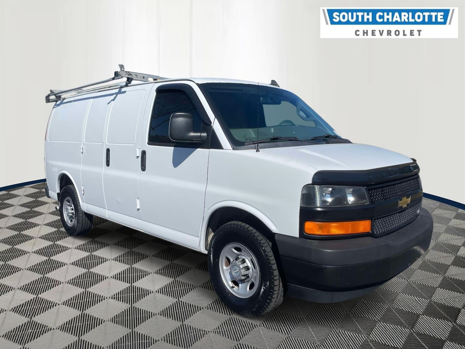 Used 2020 Chevrolet Express 2500 w/ Driver Convenience Package RWD image 3
