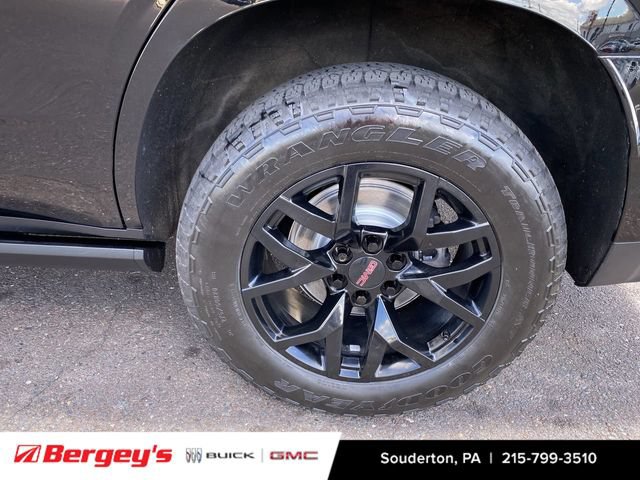 Used 2022 GMC Yukon AT4 w/ Max Trailering Package AWD/4WD image 36