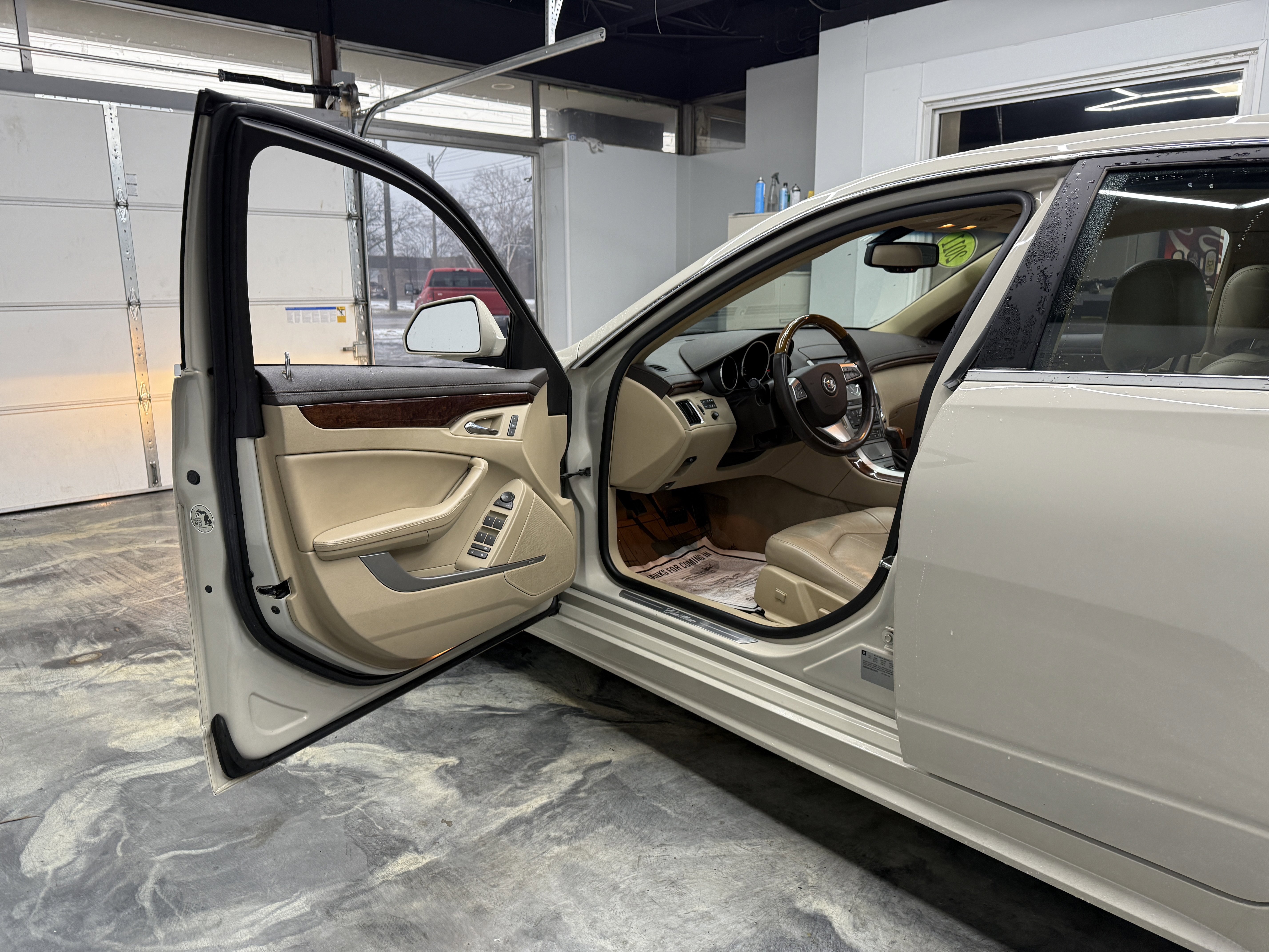 Used 2011 Cadillac CTS Luxury image 9