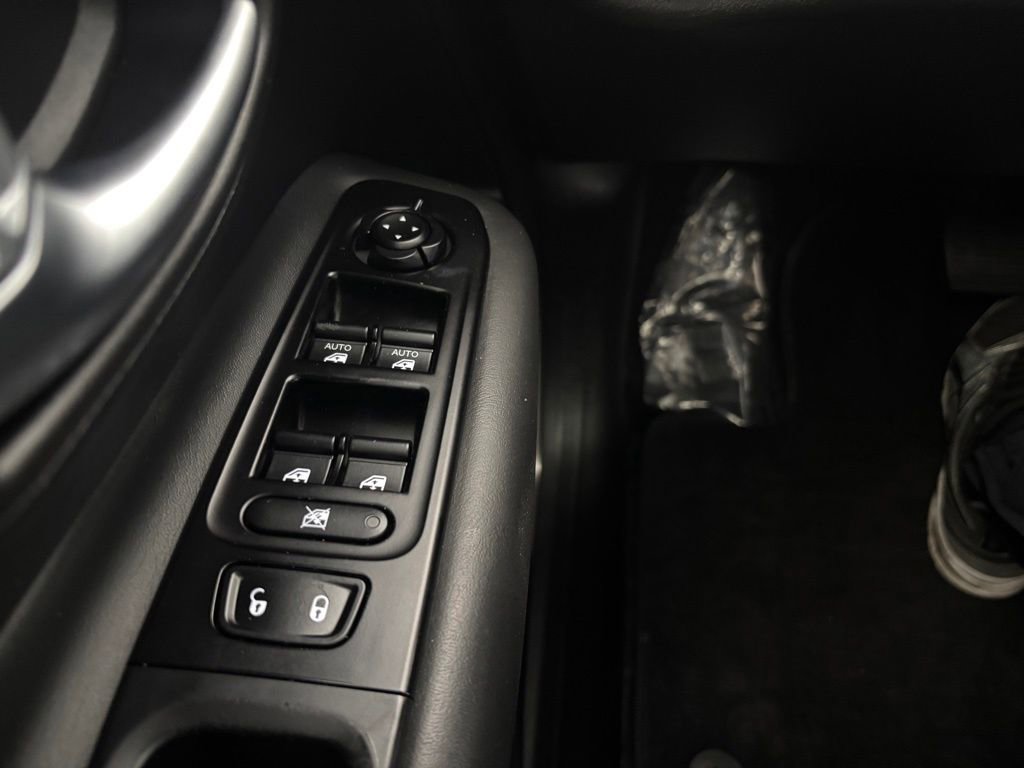 Used 2021 Jeep Renegade Limited AWD/4WD image 20