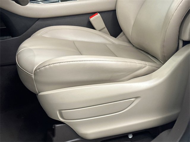 Used 2022 Lincoln Aviator AWD image 16