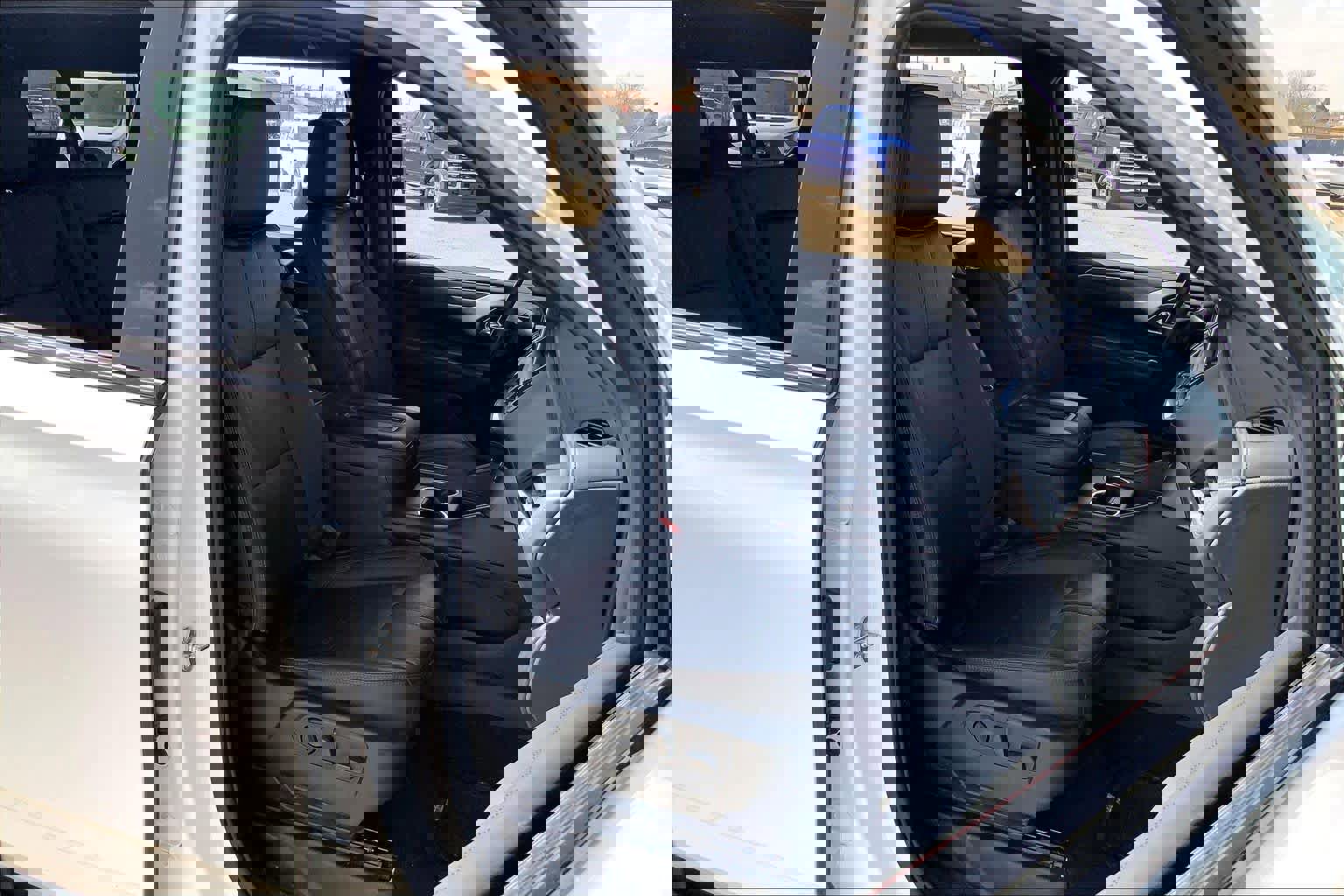 Used 2023 Chevrolet Suburban RST image 9