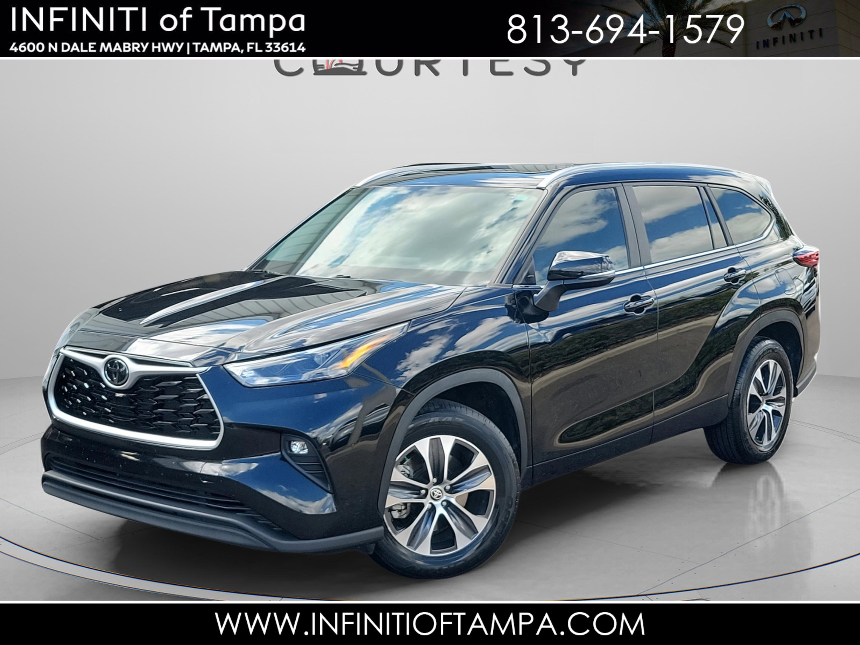 Used 2023 Toyota Highlander XLE image 1