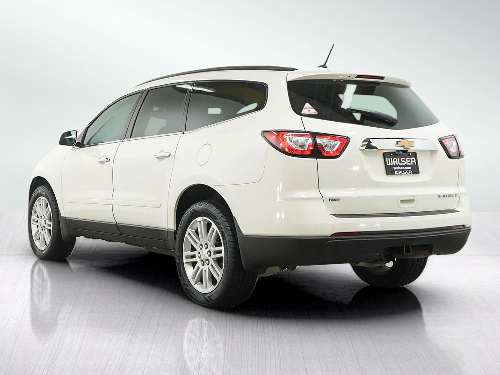 Used 2015 Chevrolet Traverse LT w/ Style and Technology Package AWD/4WD image 3