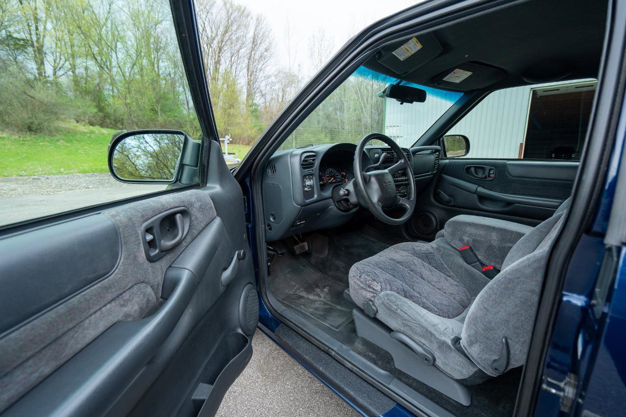 Used 2001 GMC Sonoma SLS w/ Super Spec Pkg 2 image 13