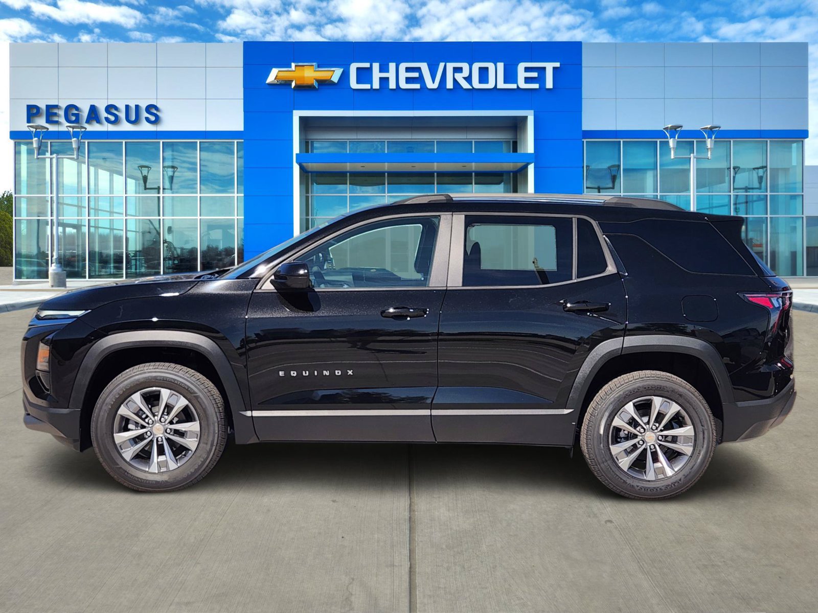 New 2027 Chevrolet Equinox LT w/ Convenience Package II FWD image 3