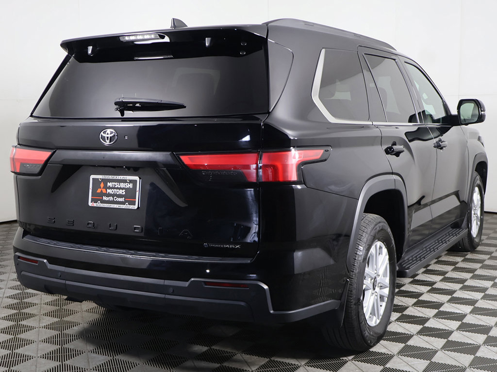 Used 2025 Toyota Sequoia SR5 AWD/4WD image 11