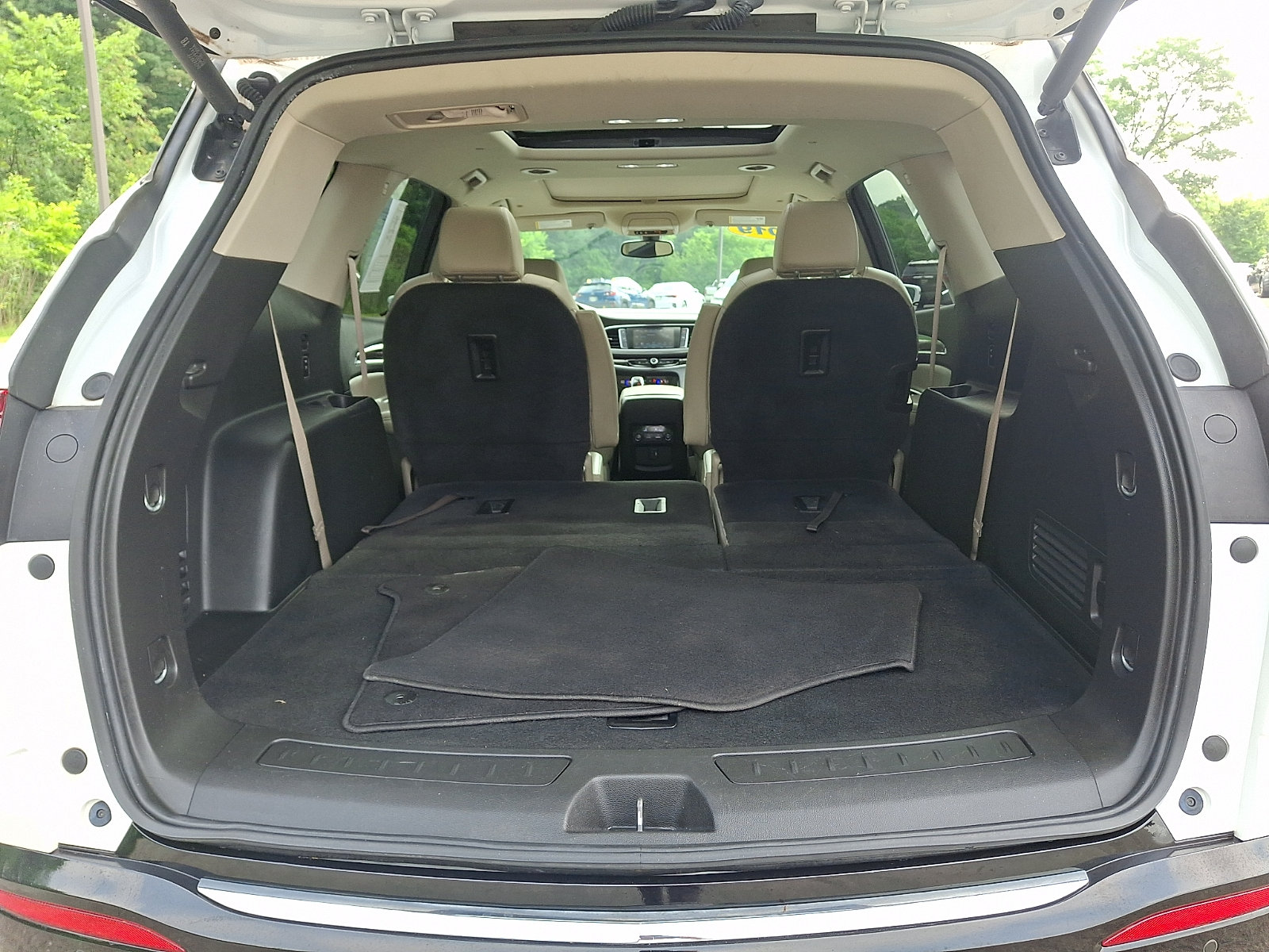 Used 2019 Buick Enclave Essence AWD/4WD image 32