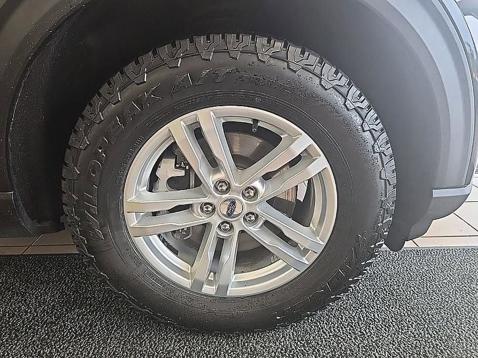 Used 2023 Ford Explorer XLT w/ Equipment Group 202A image 40