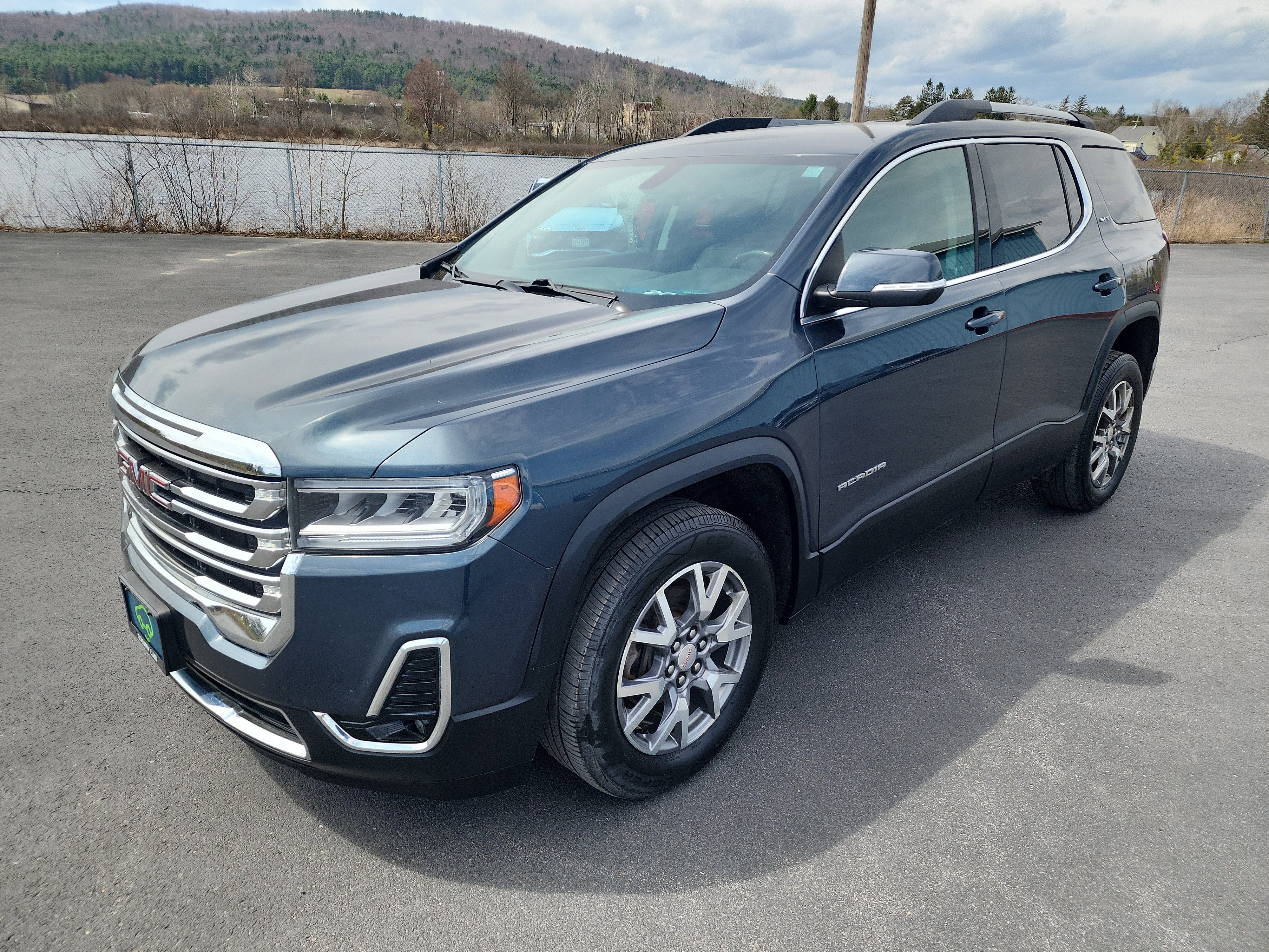 Used 2020 GMC Acadia SLT image 4