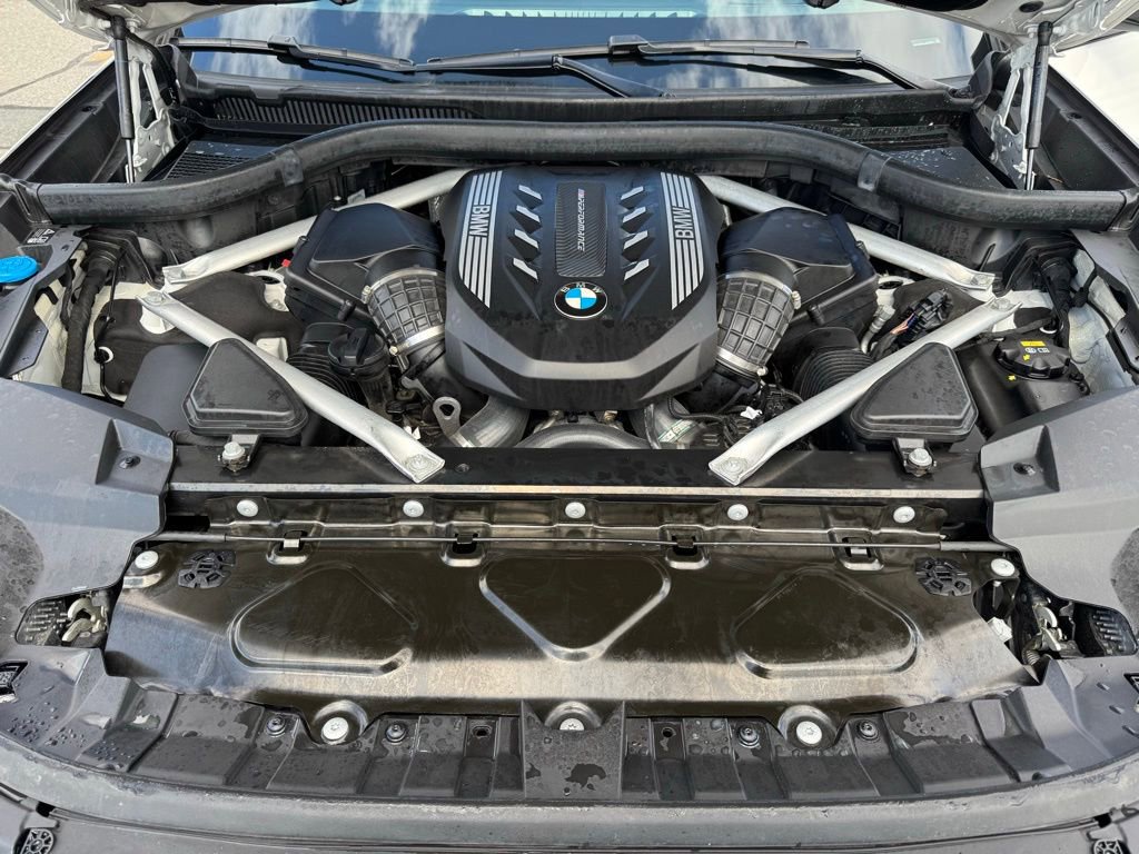 Used 2020 BMW X7 M50i w/ Executive Package image 11