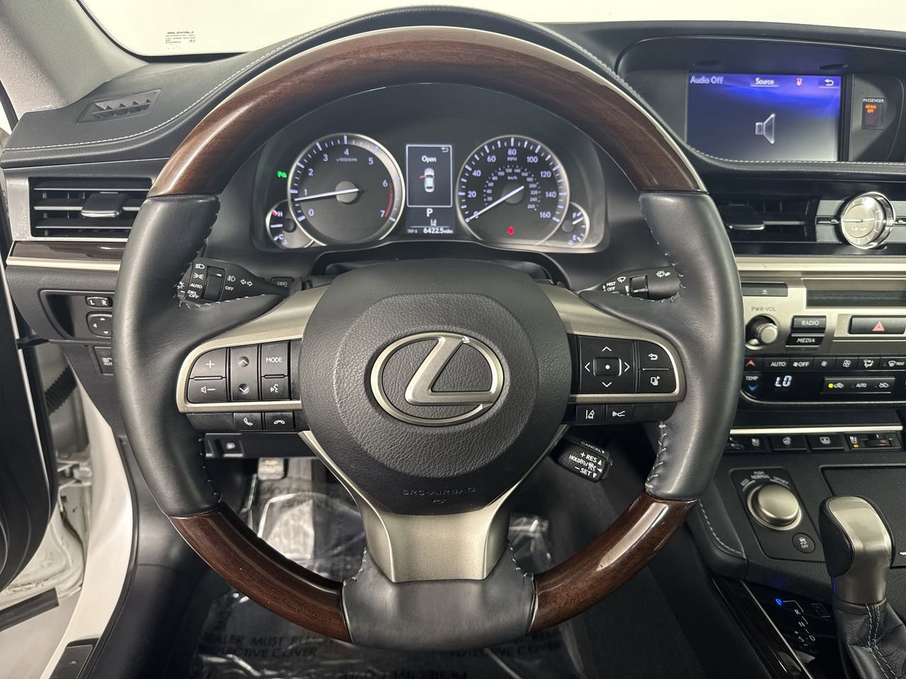 Used 2018 Lexus ES 350 w/ Luxury Package w/Wood Trim FWD image 19