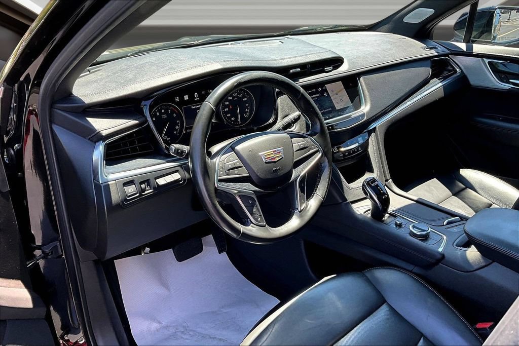 Certified 2023 Cadillac XT5 Premium Luxury w/ Technology Package AWD/4WD image 17