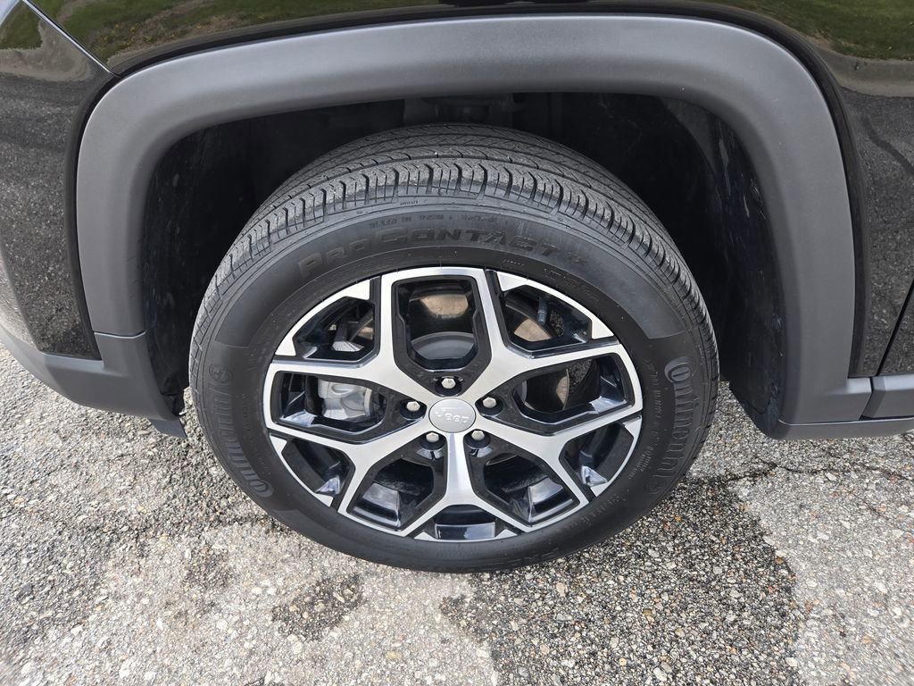 Used 2024 Jeep Compass Limited image 10