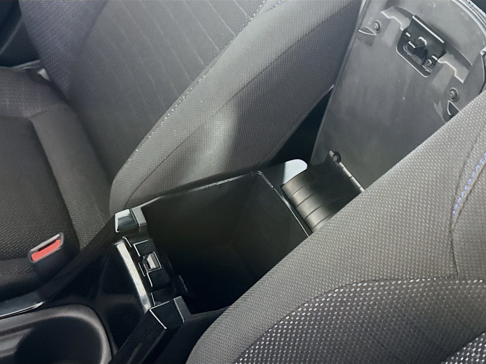 Used 2020 Toyota Corolla SE FWD image 18