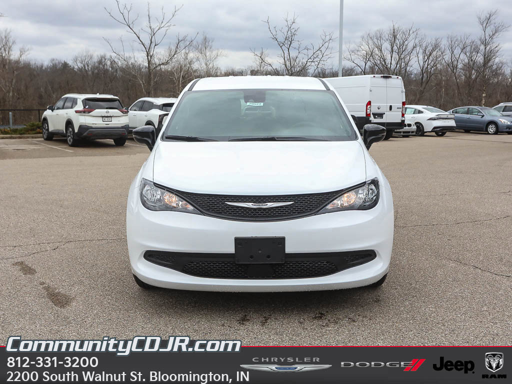 New 2026 Chrysler Voyager LX FWD image 9