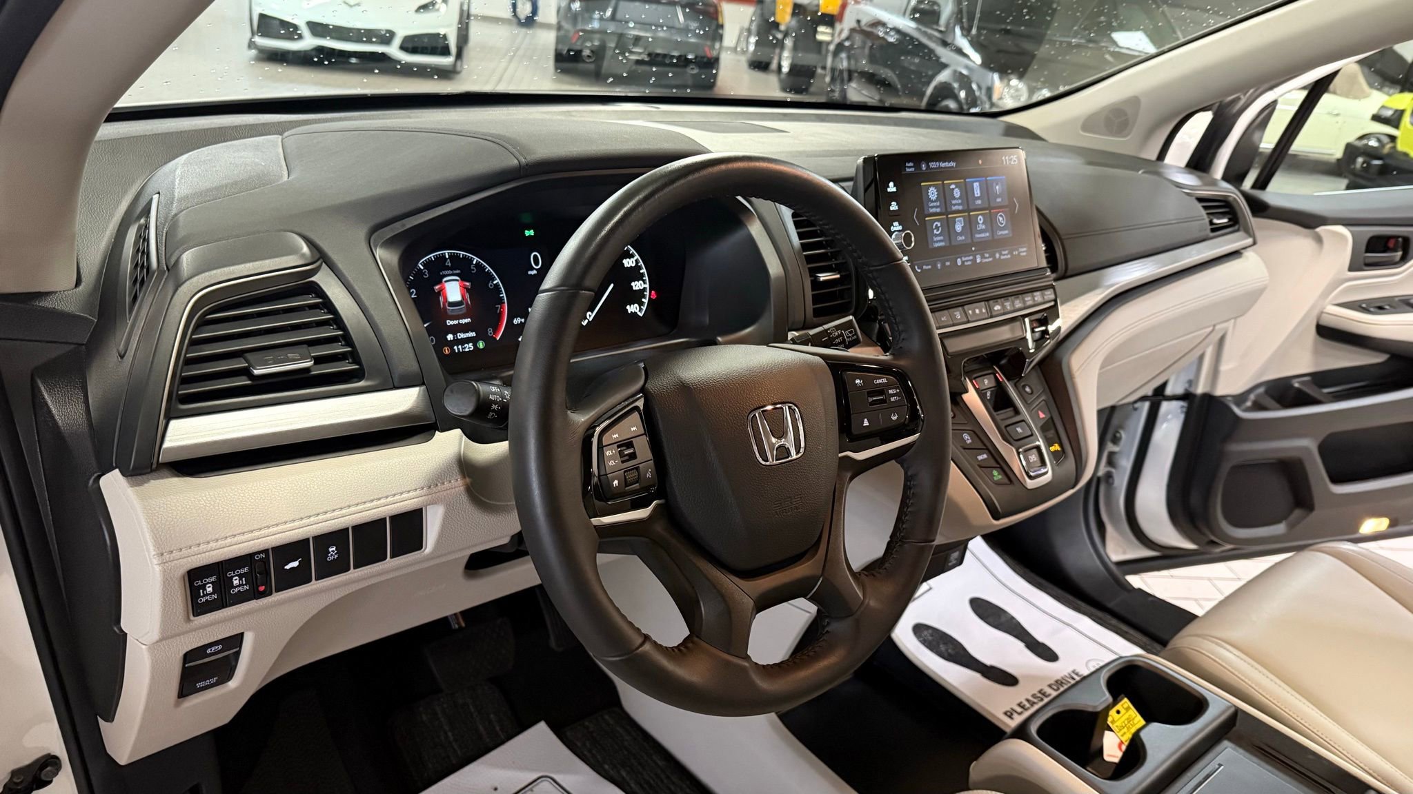 Used 2025 Honda Odyssey EX-L image 32