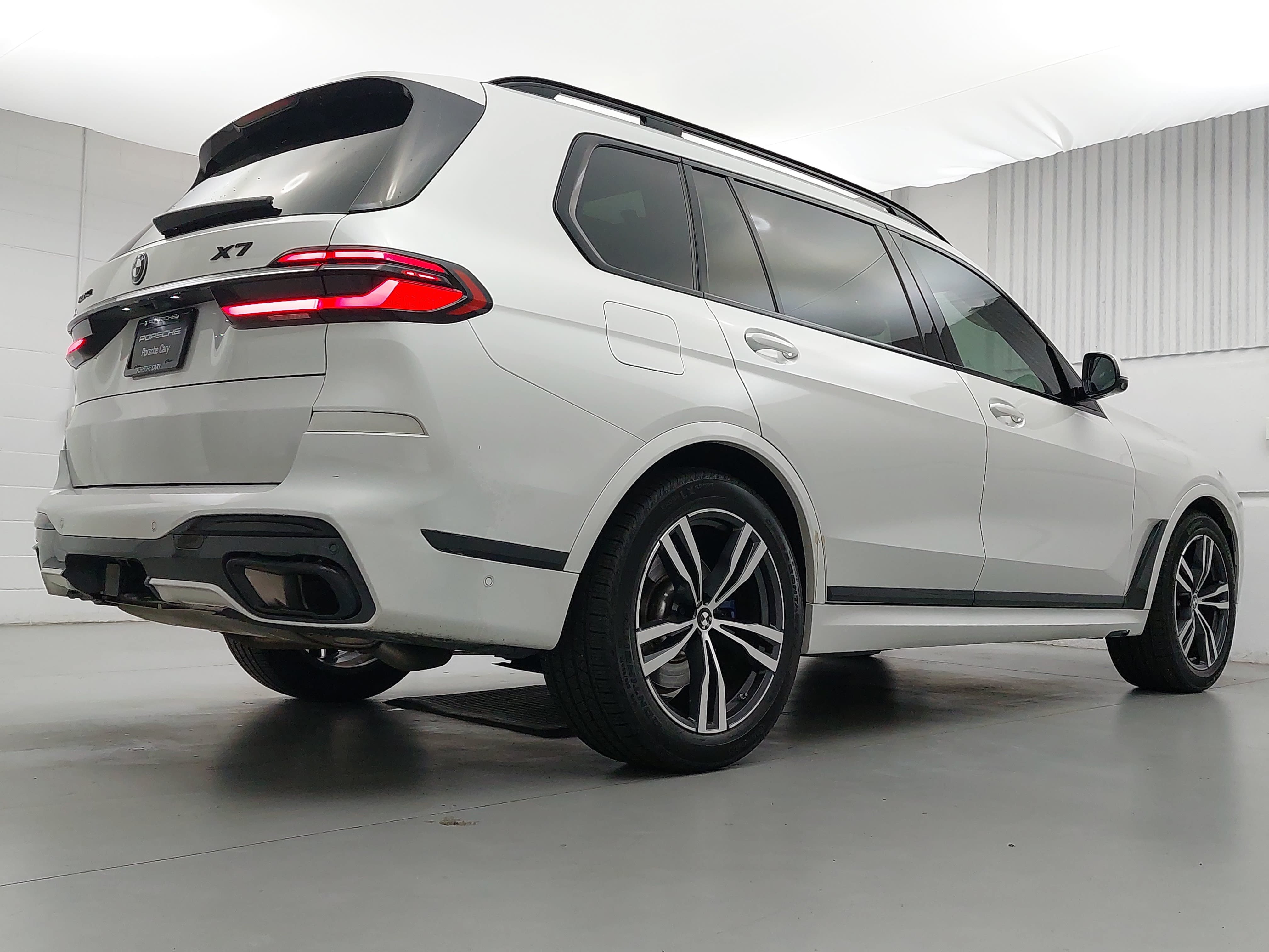 Used 2023 BMW X7 xDrive40i w/ Executive Package AWD/4WD image 7