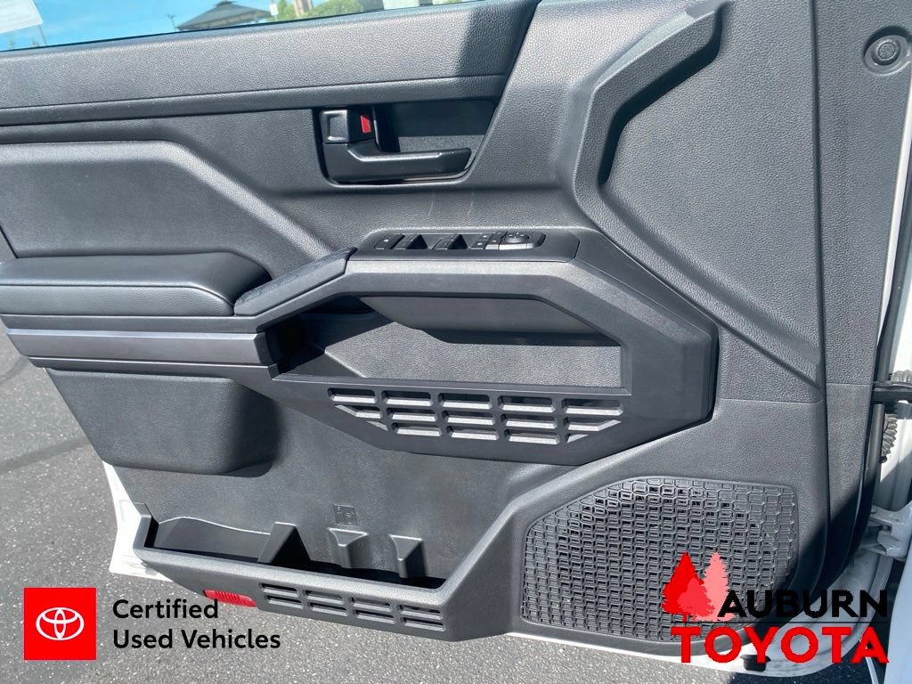 Certified 2024 Toyota Tacoma SR5 AWD/4WD image 36