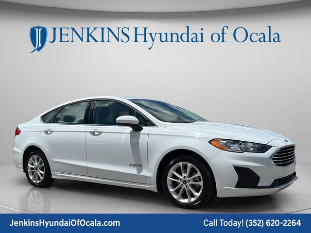 Used 2019 Ford Fusion SE FWD image 1