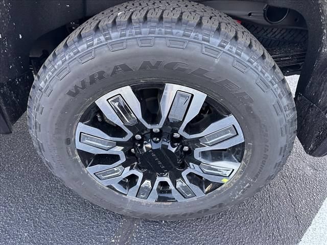 New 2026 GMC Sierra 2500 Denali w/ Denali Reserve Package AWD/4WD image 15