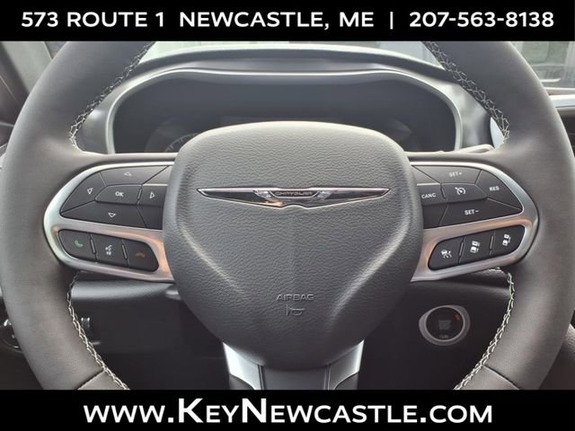 New 2025 Chrysler Pacifica Select w/ Fav Edition Package FWD image 16