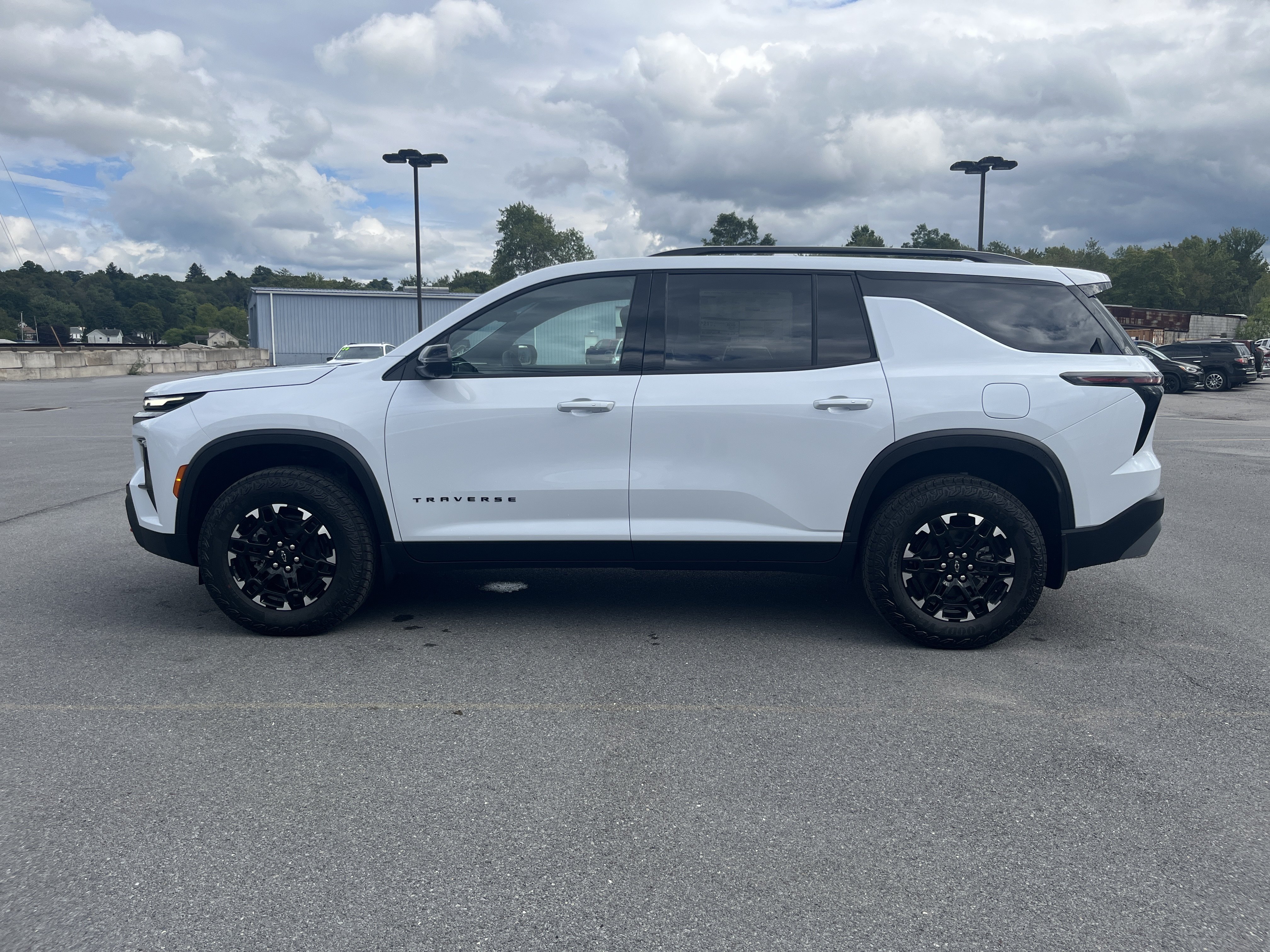 New 2027 Chevrolet Traverse Z71 w/ Driver Confidence Package AWD/4WD image 13