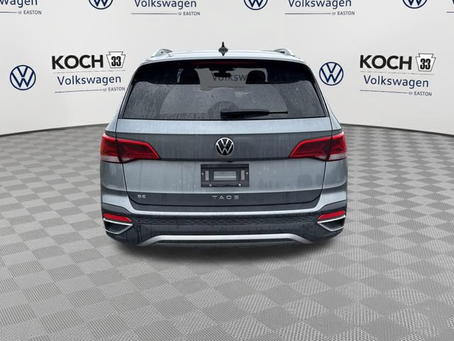 Used 2023 Volkswagen Taos SE w/ Panoramic Sunroof Package FWD image 7