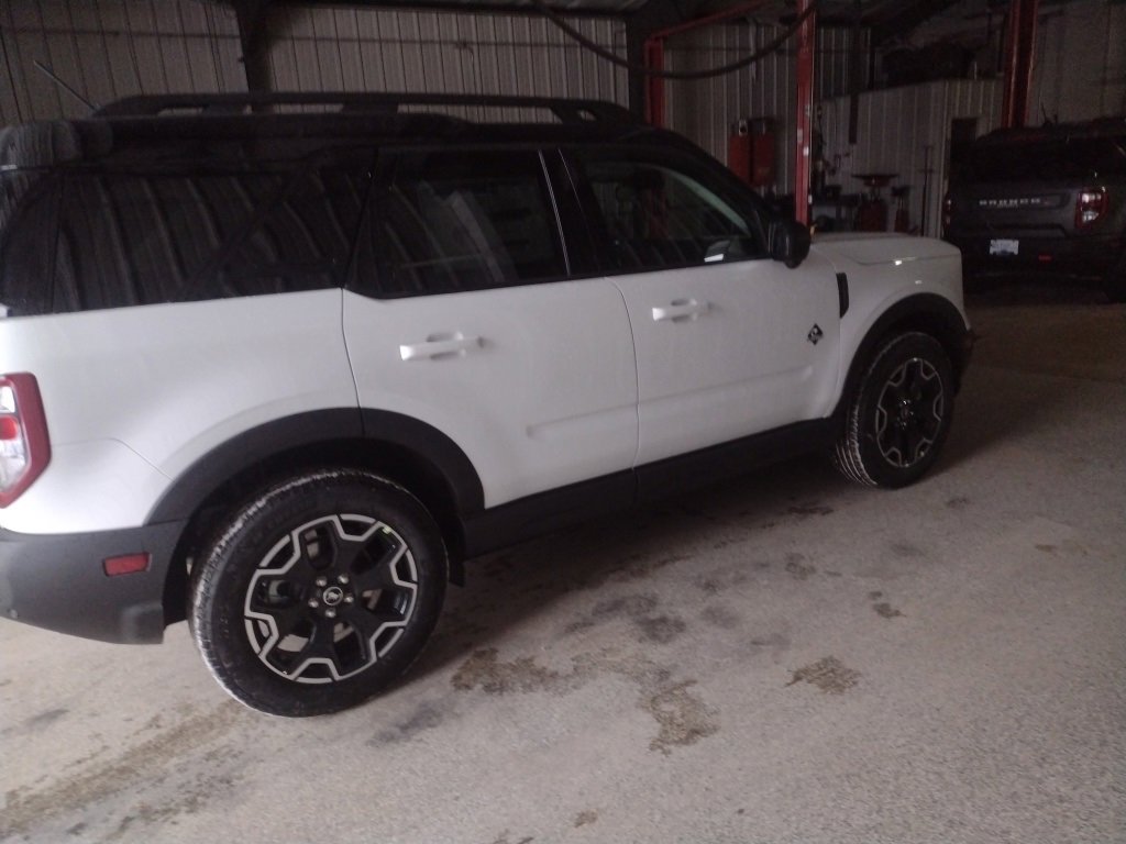 New 2025 Ford Bronco Sport Outer Banks w/ Outer Banks Tech Package+ image 4