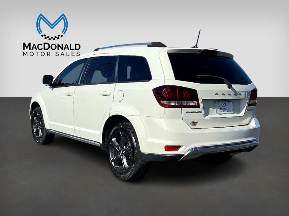 Used 2019 Dodge Journey Crossroad FWD image 4