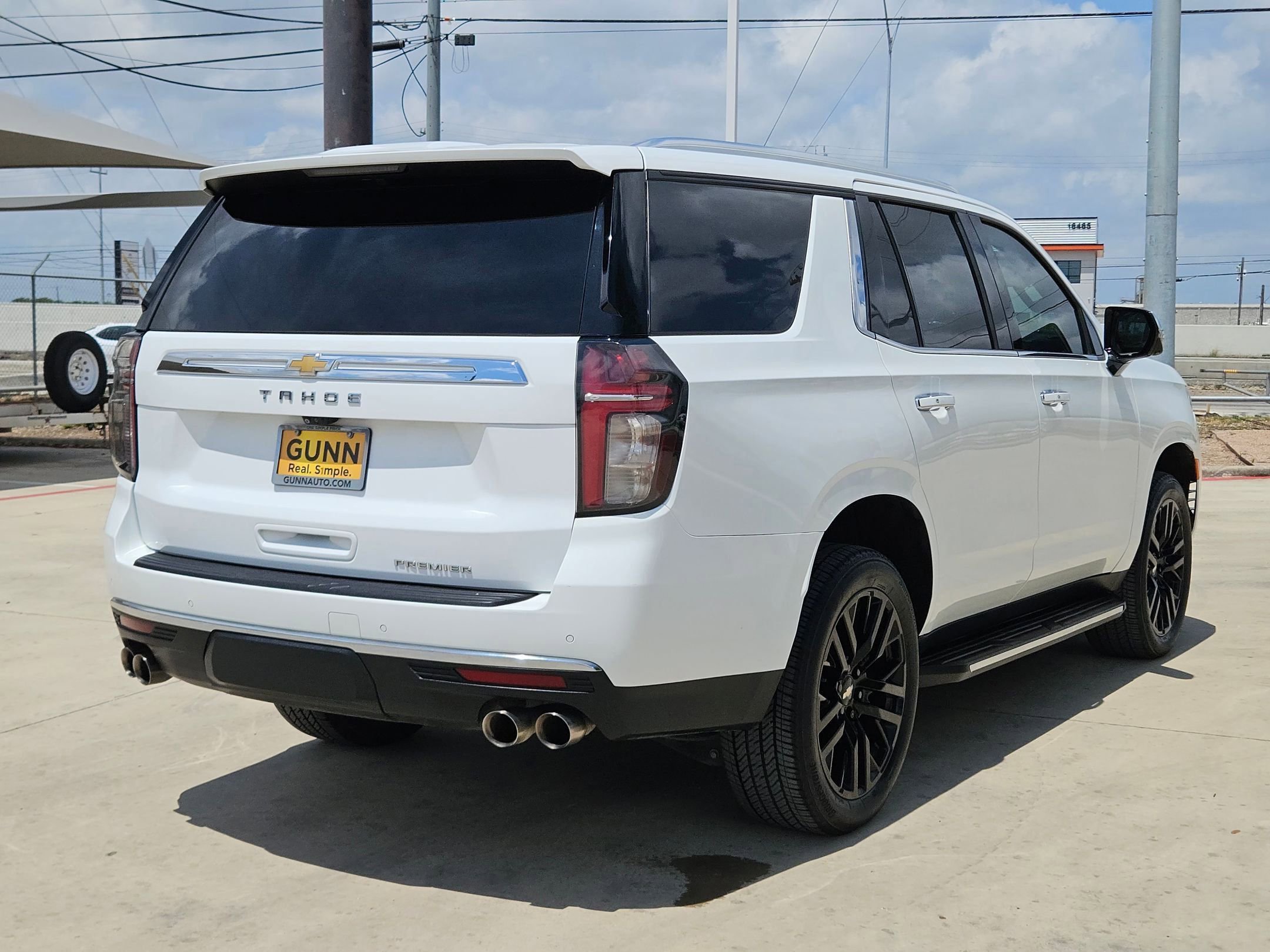 Used 2021 Chevrolet Tahoe Premier w/ Premium Package RWD image 3