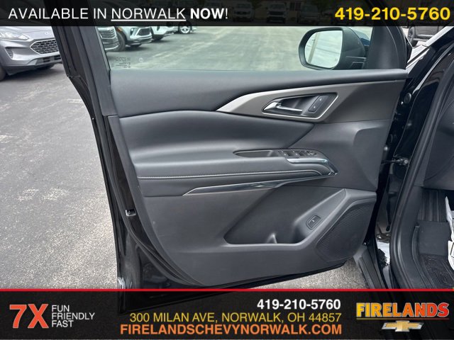 New 2025 Chevrolet Traverse LT w/ Driver Confidence Package image 14