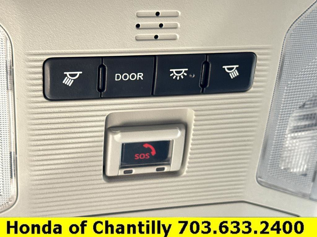 Used 2021 Toyota RAV4 LE AWD/4WD image 18