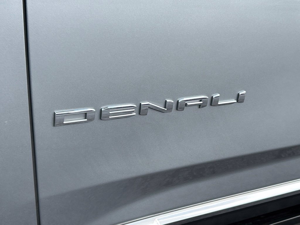 Used 2026 GMC Yukon Denali w/ Sun & Power Step Package AWD/4WD image 38