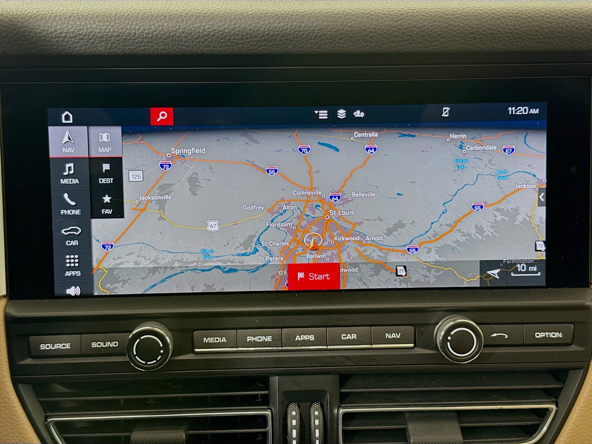 Used 2020 Porsche Macan Base image 16