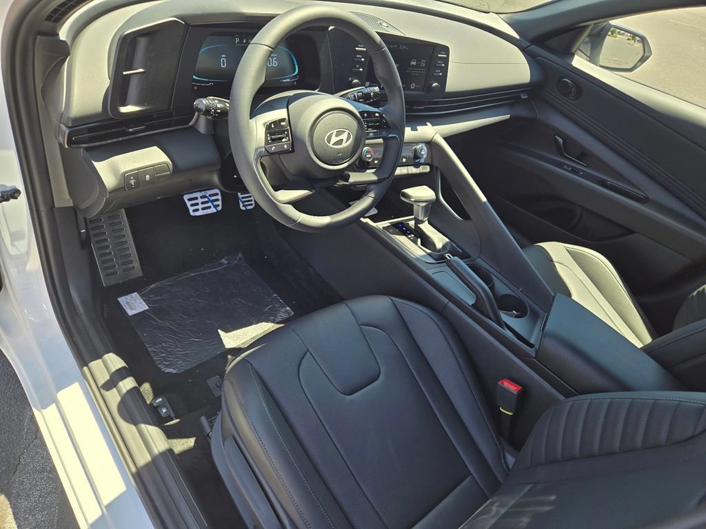New 2026 Hyundai Elantra SEL Sport FWD image 16