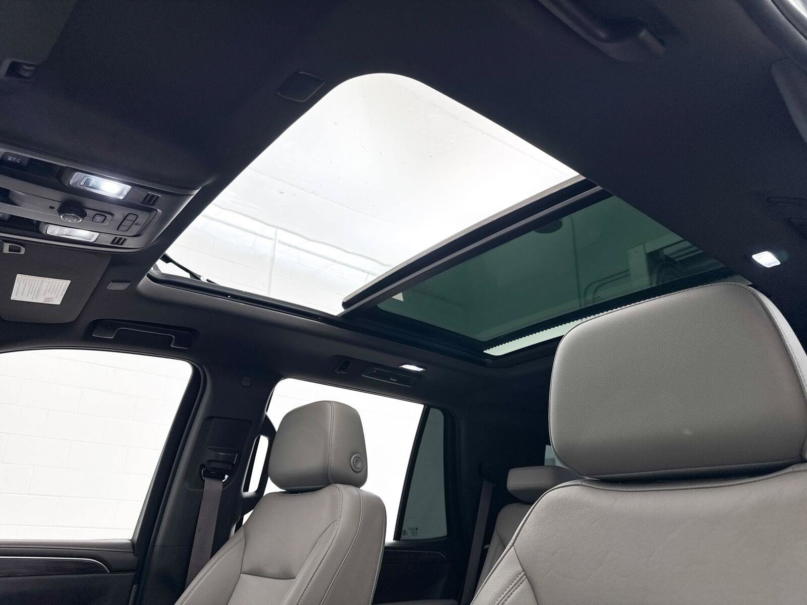 Used 2022 Chevrolet Tahoe LT AWD/4WD image 3