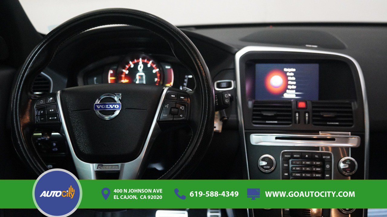 Used 2017 Volvo XC60 T6 R-Design w/ Climate Package AWD/4WD image 5