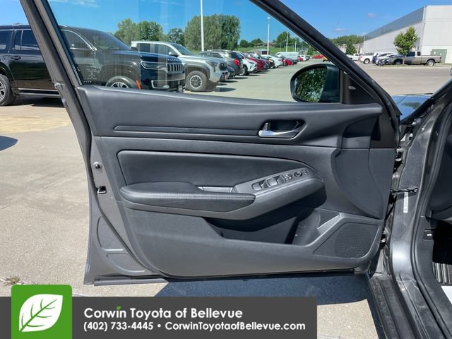 Used 2025 Nissan Altima 2.5 SV FWD image 18