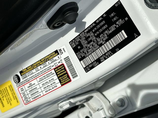 Used 2023 Toyota Highlander Limited image 35