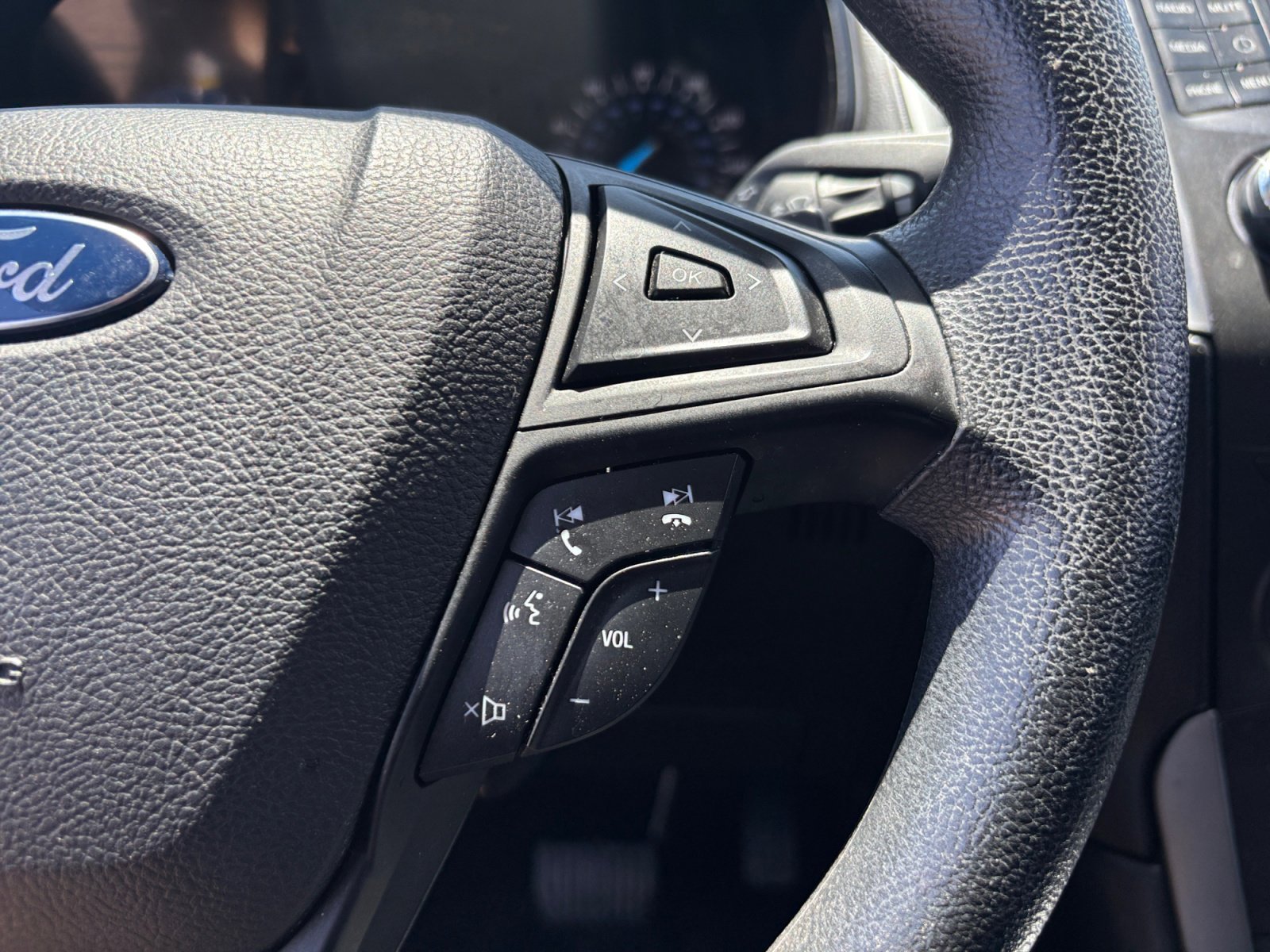 Used 2017 Ford Edge SE FWD image 31