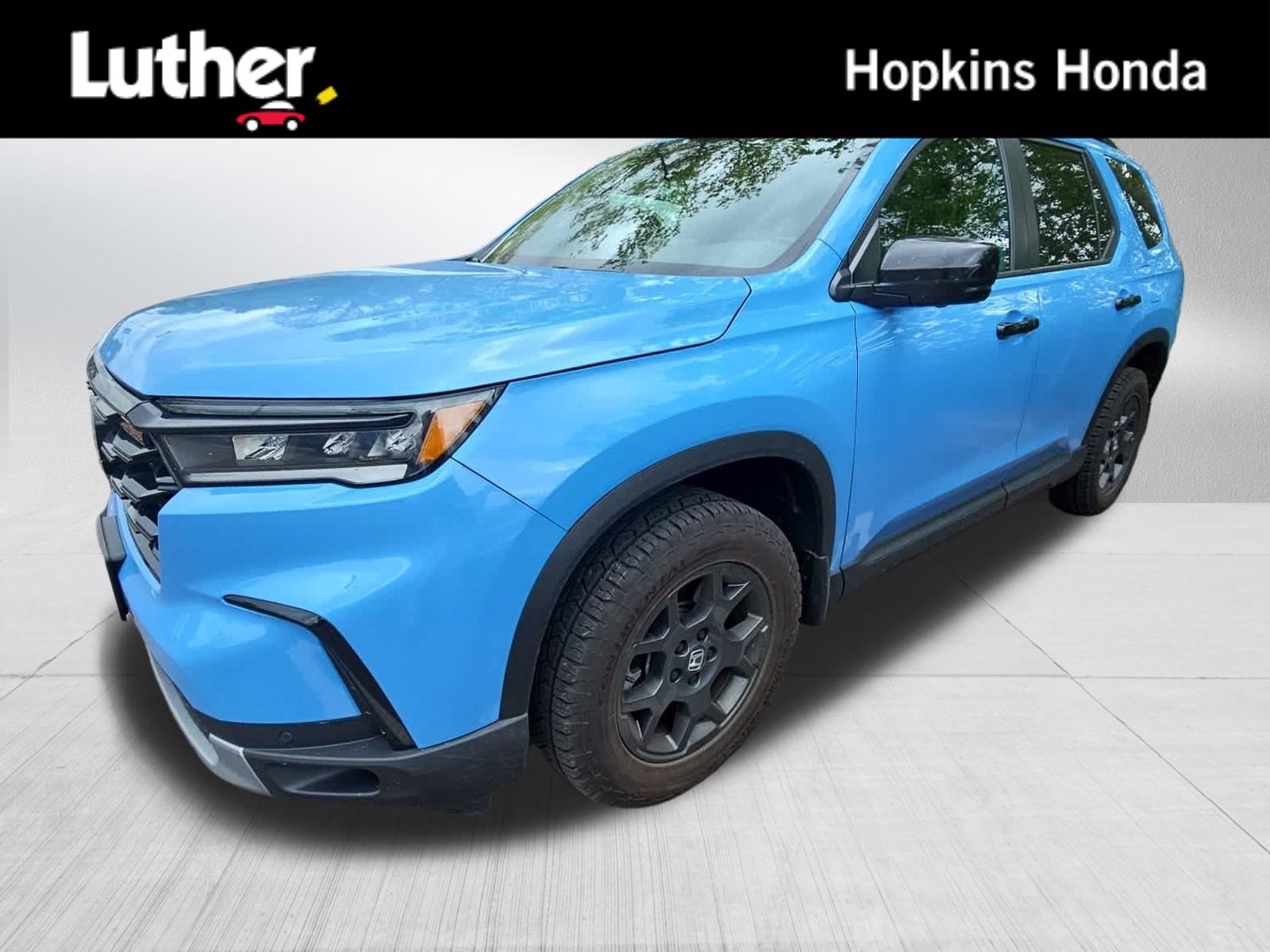 Used 2023 Honda Pilot TrailSport image 1