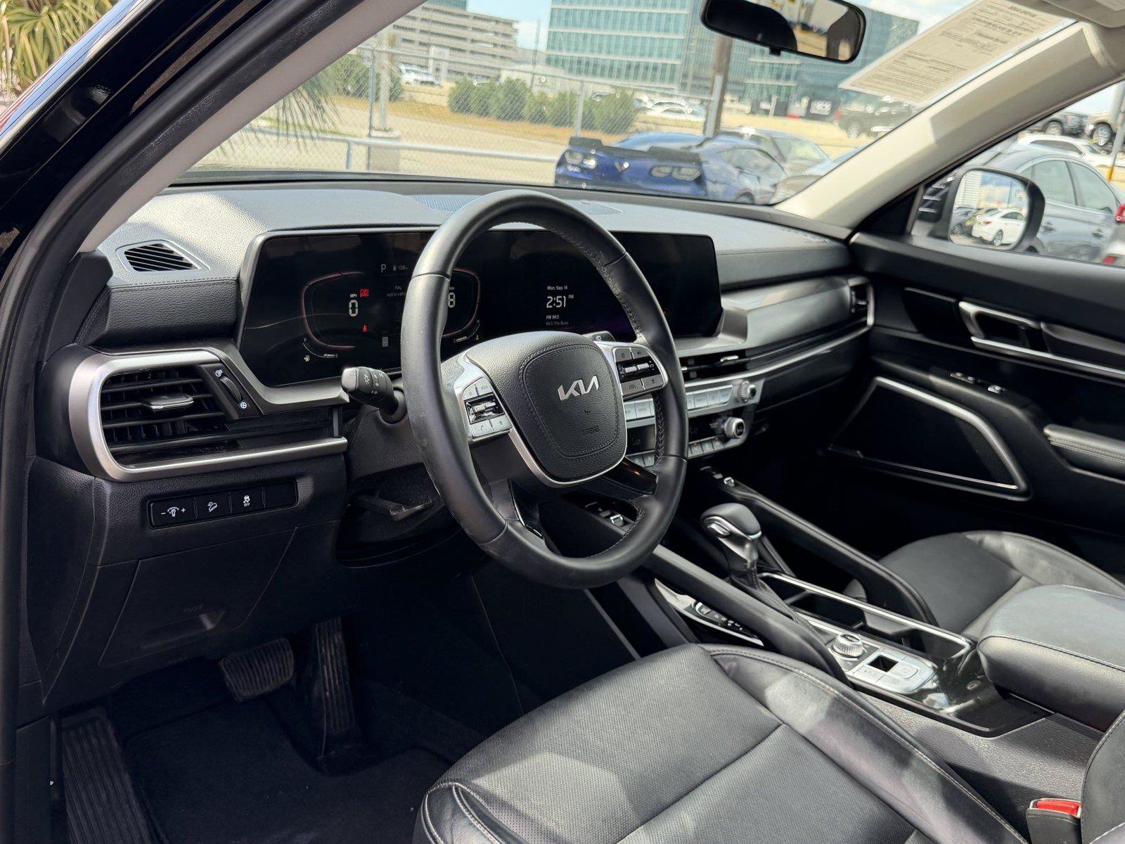 Used 2023 Kia Telluride S AWD/4WD image 16