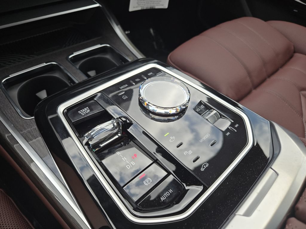 New 2026 BMW i7 xDrive60 AWD/4WD image 24