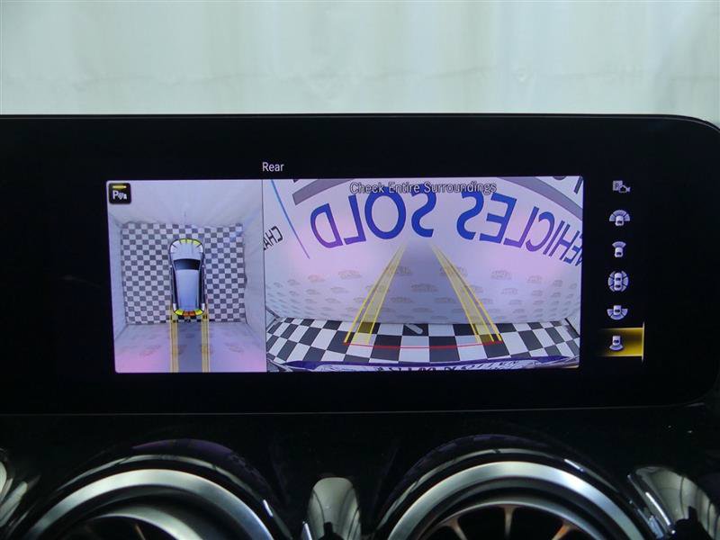 Used 2023 Mercedes-Benz GLB 250 w/ AMG Line image 9