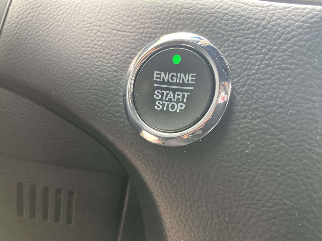 Used 2019 Ford Edge SEL w/ Equipment Group 201A FWD image 17