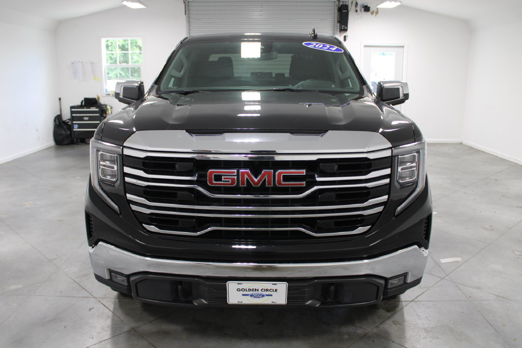 Used 2024 GMC Sierra 1500 SLT AWD/4WD image 3