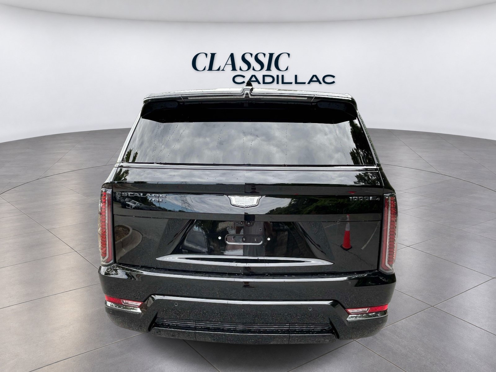 New 2026 Cadillac Escalade IQL Sport 1 w/ LPO, ONYX Package AWD/4WD image 4