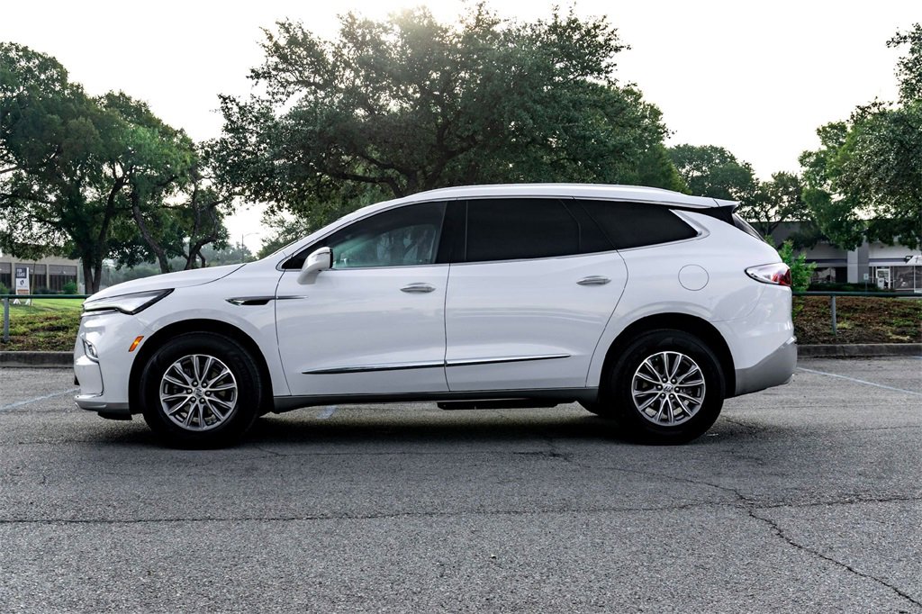 Used 2024 Buick Enclave Premium image 8